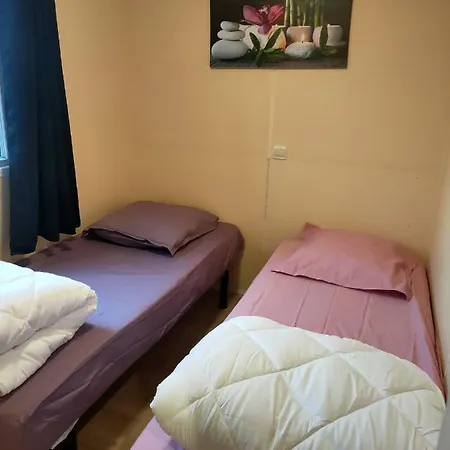 Mobil 6p Camping 4 Etoiles Campingplads Thégra